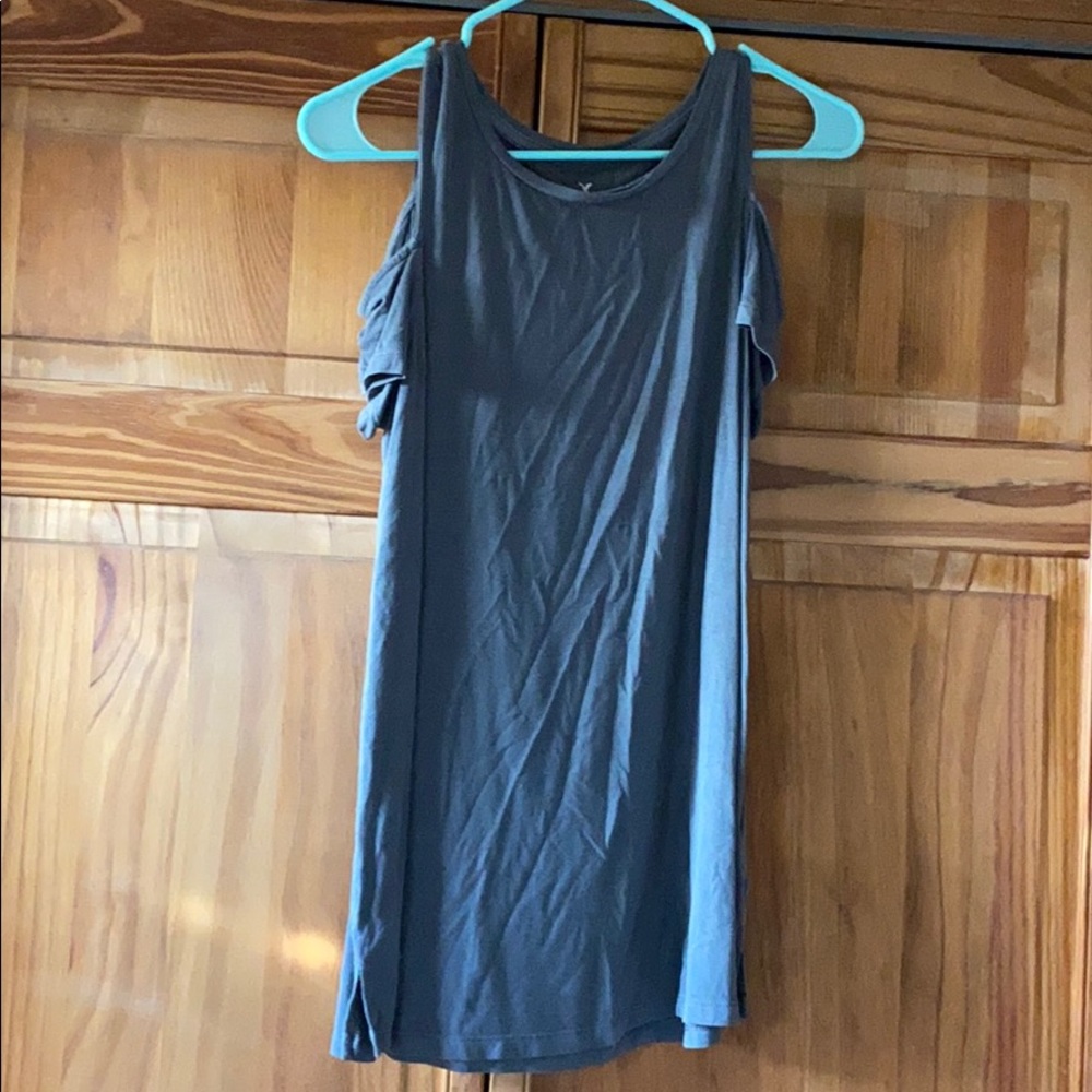 American Eagle open shoulder shirt.